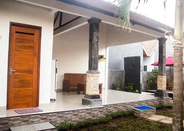 Miko Nusa Penida